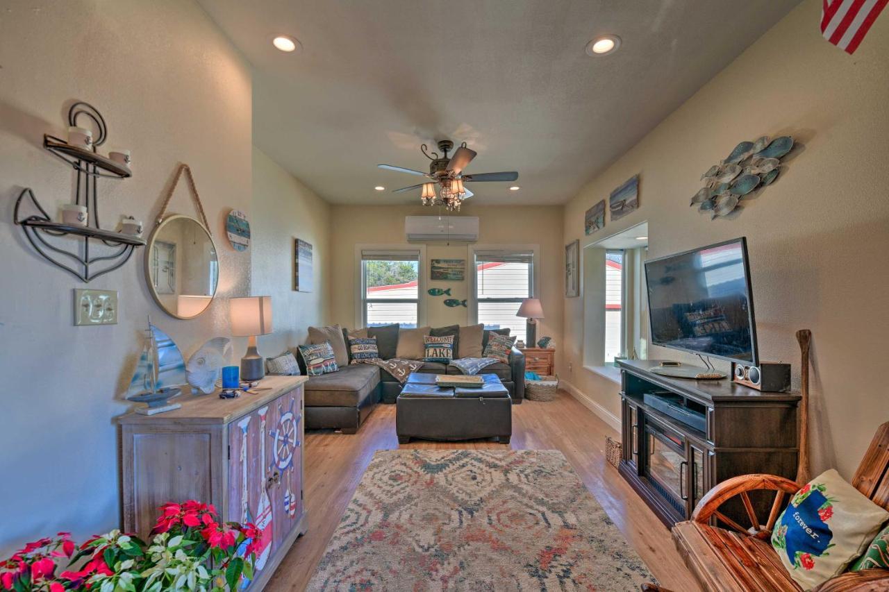 Charming Lake Creek Cabin With Pool Access And Decks Granbury Exterior photo