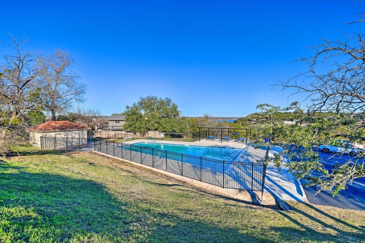 Charming Lake Creek Cabin With Pool Access And Decks Granbury Exterior photo