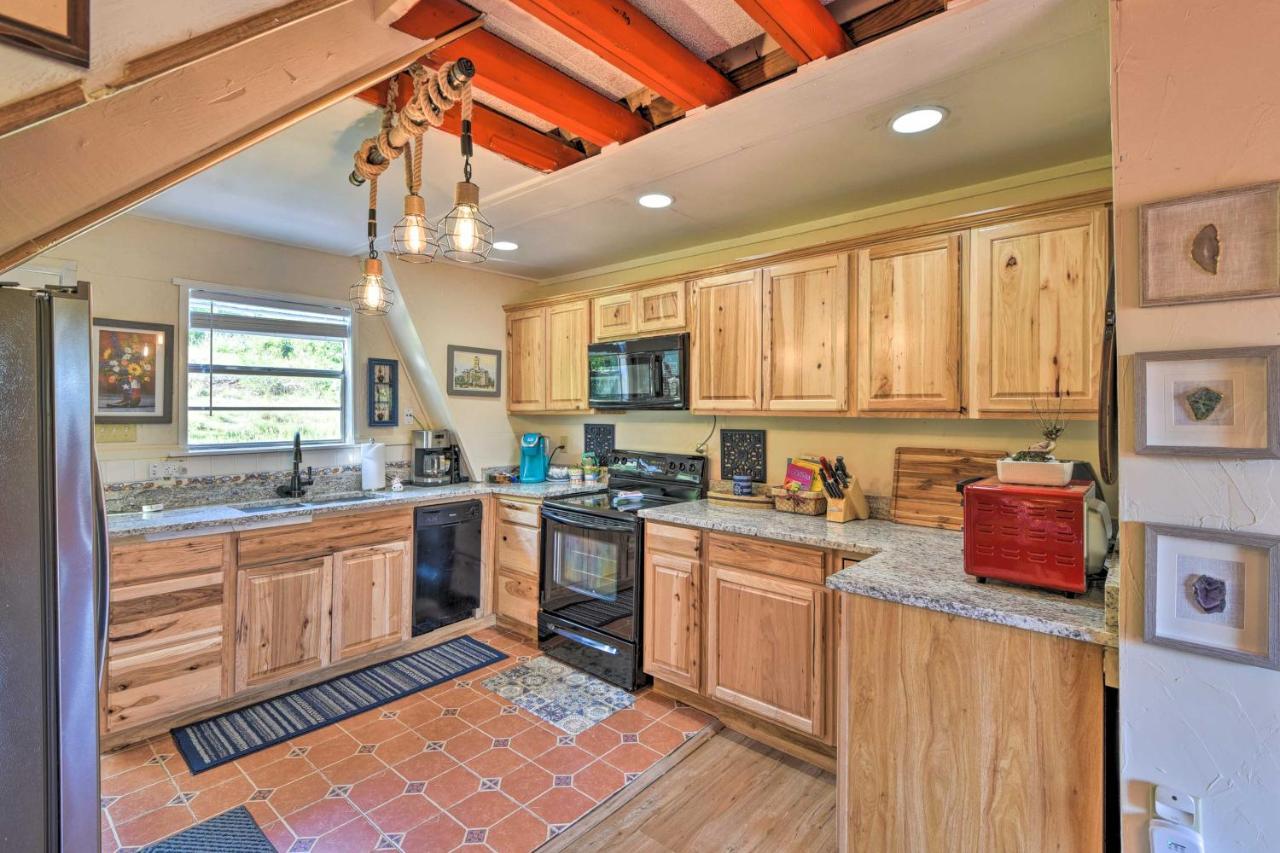 Charming Lake Creek Cabin With Pool Access And Decks Granbury Exterior photo