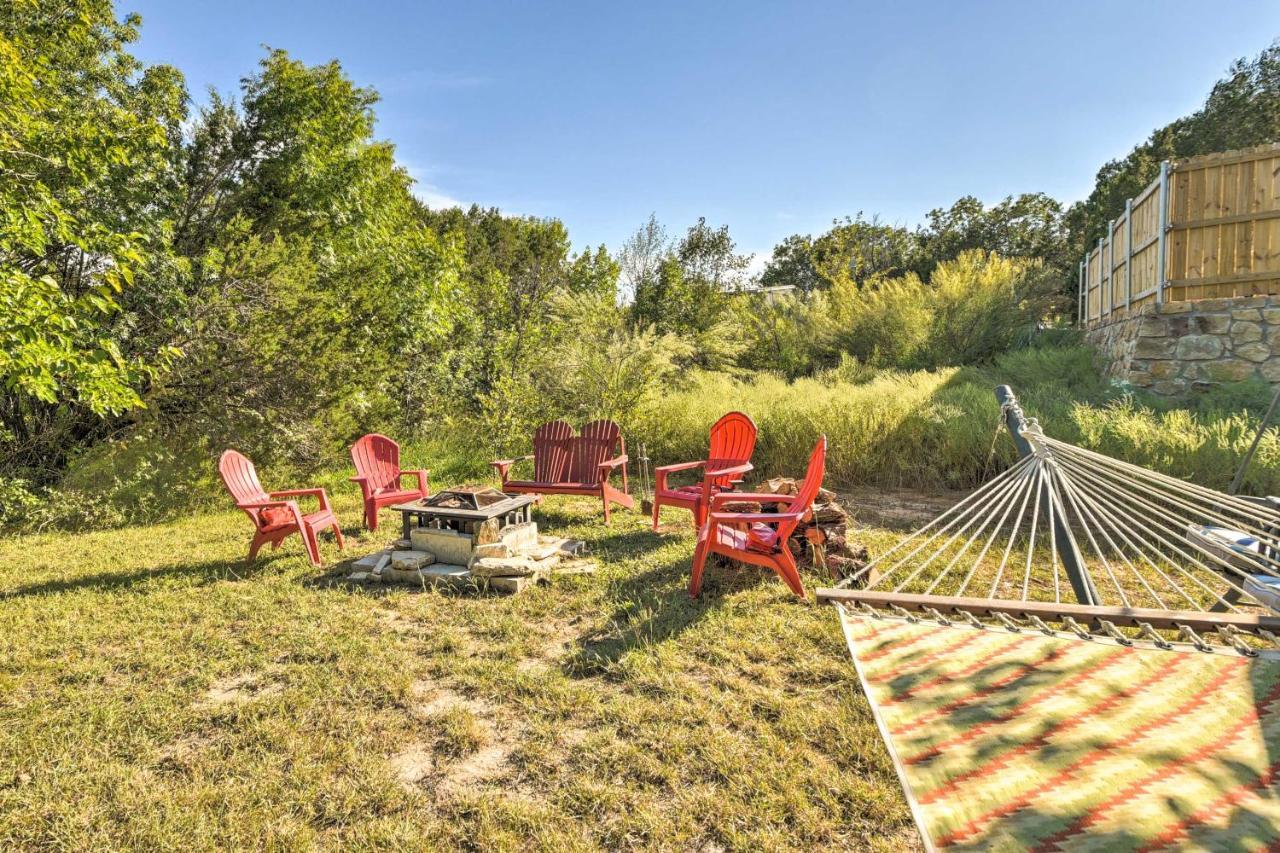 Charming Lake Creek Cabin With Pool Access And Decks Granbury Exterior photo
