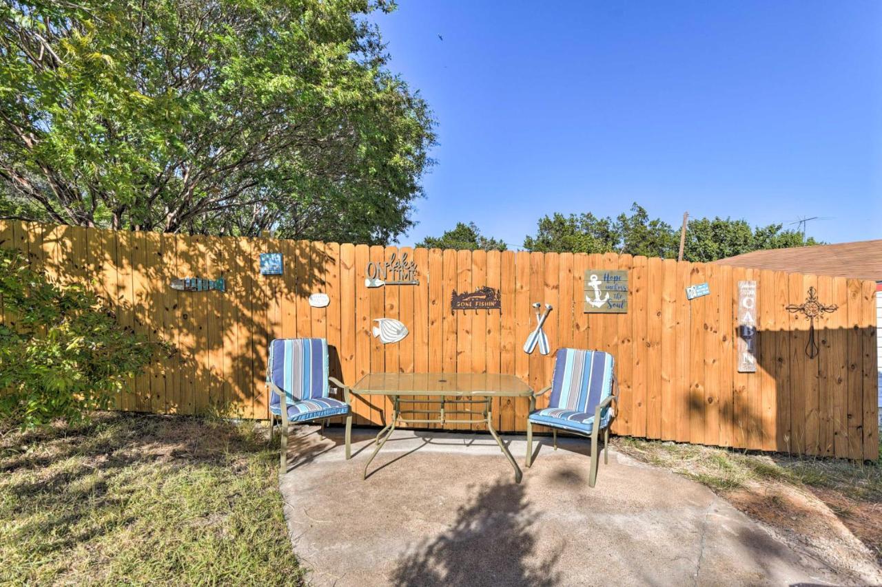 Charming Lake Creek Cabin With Pool Access And Decks Granbury Exterior photo